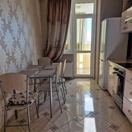 Видовые Апартаменты Kiev Extérieur photo